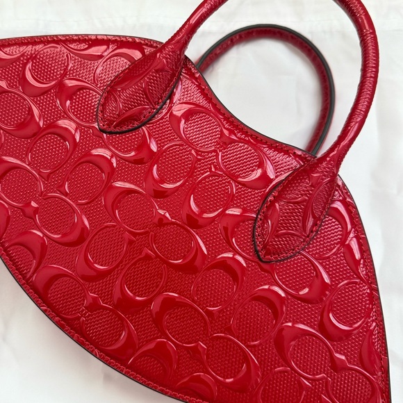 COACH-Patent Leather Lip Bag with Top Handles and Cross Body Strap- Limited - Picture 4 of 7